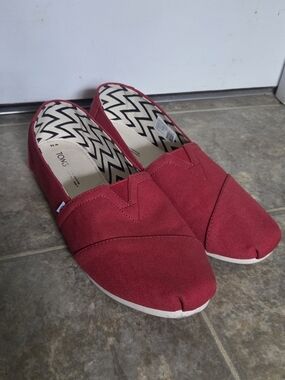 TOMS Classic Alpargata Canvas Slip On Shoes